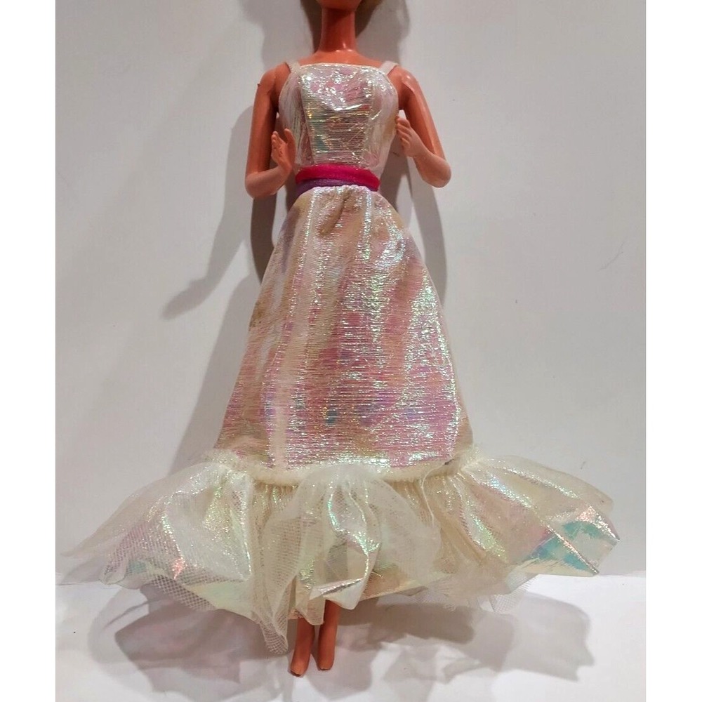 BARBIE - Crystal Barbie Iridescent Gown 1984